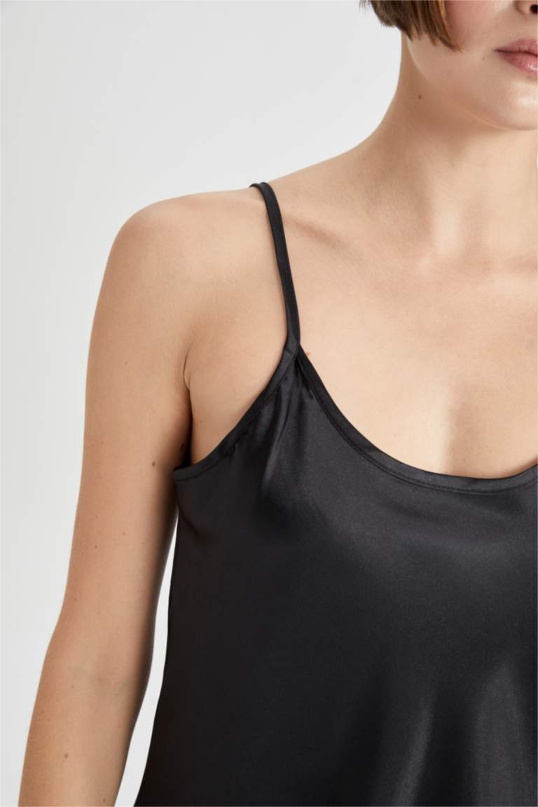Fall in Love Regular Fit Bisiklet Yaka Askılı Gecelik