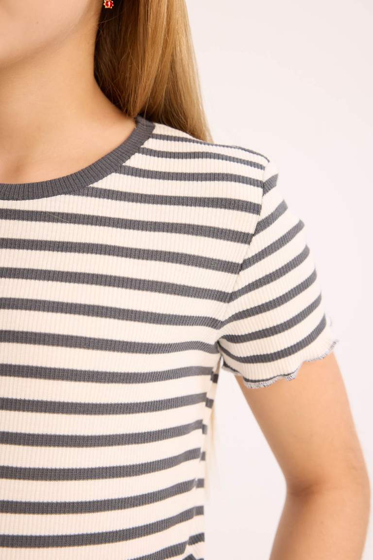 Girl Slim Fit Crew Neck Striped T-Shirt