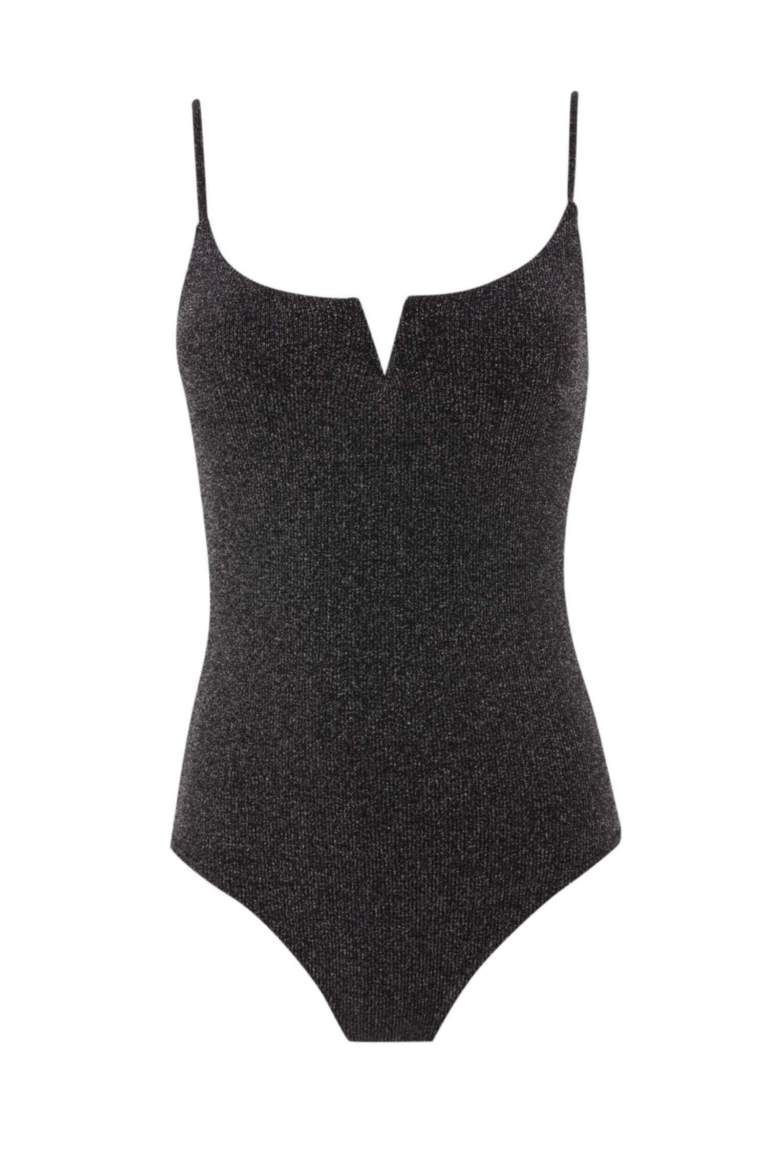 مايوه قصة عادية من Fall in Love