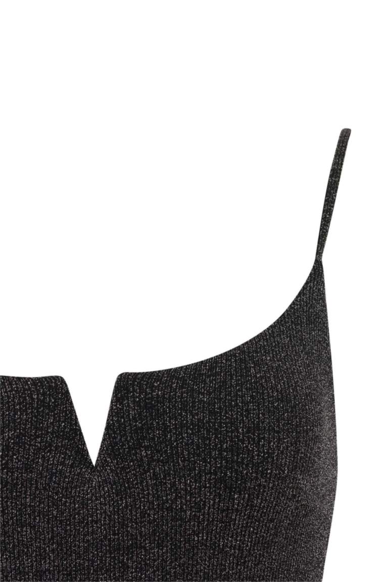 مايوه قصة عادية من Fall in Love