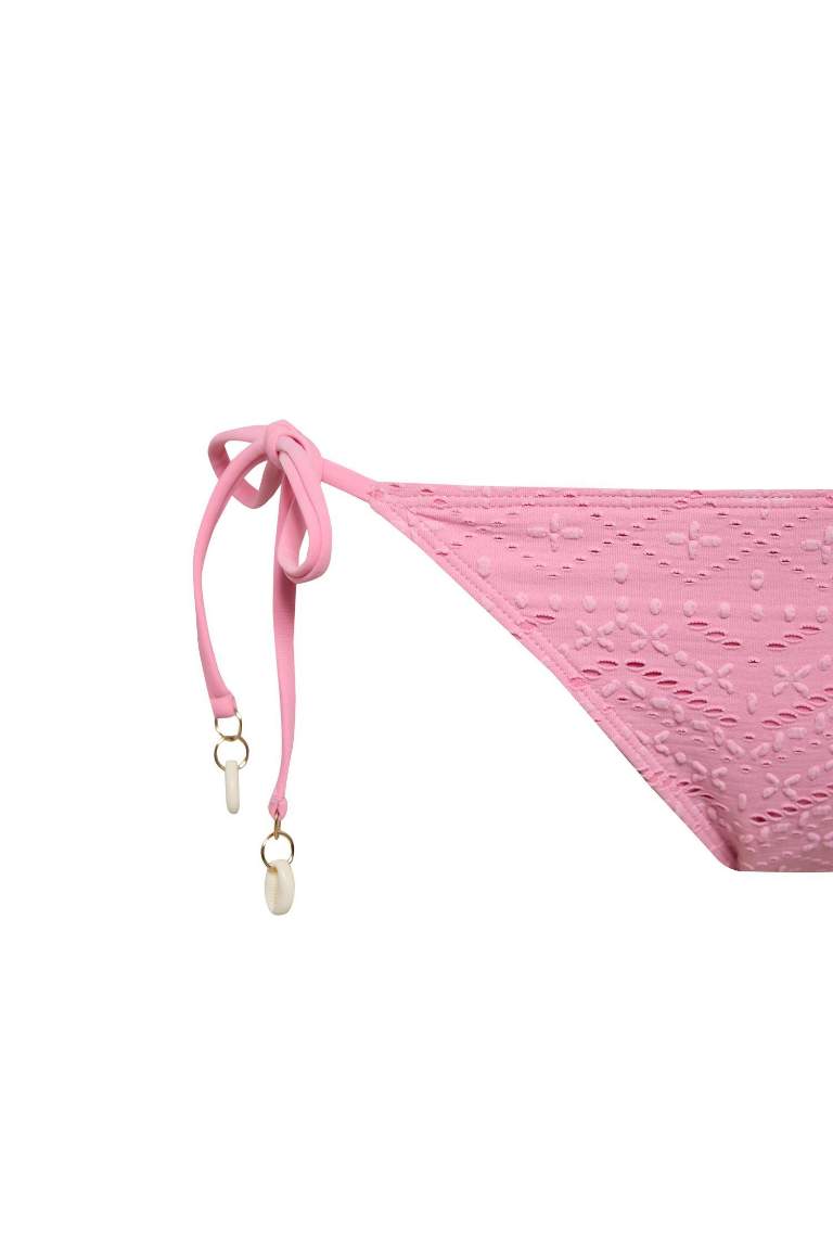 Regular Fit Nakışlı Brode Bikini Altı-Fall in Love