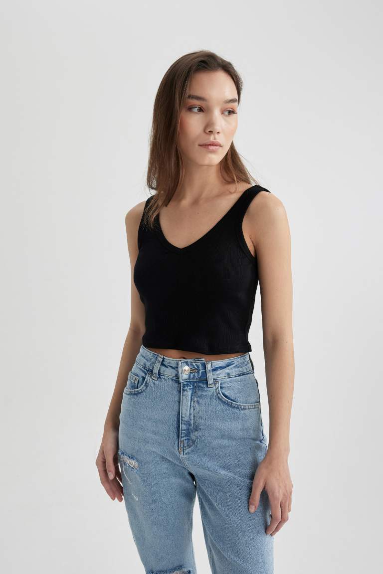 Fitted V-Neck Ribbed Camisole Crop Top