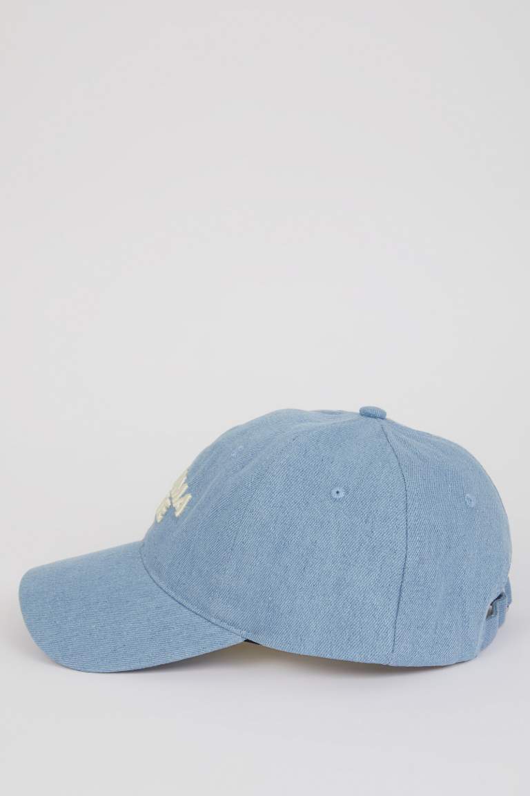 Casquette en jean brodé pour femme