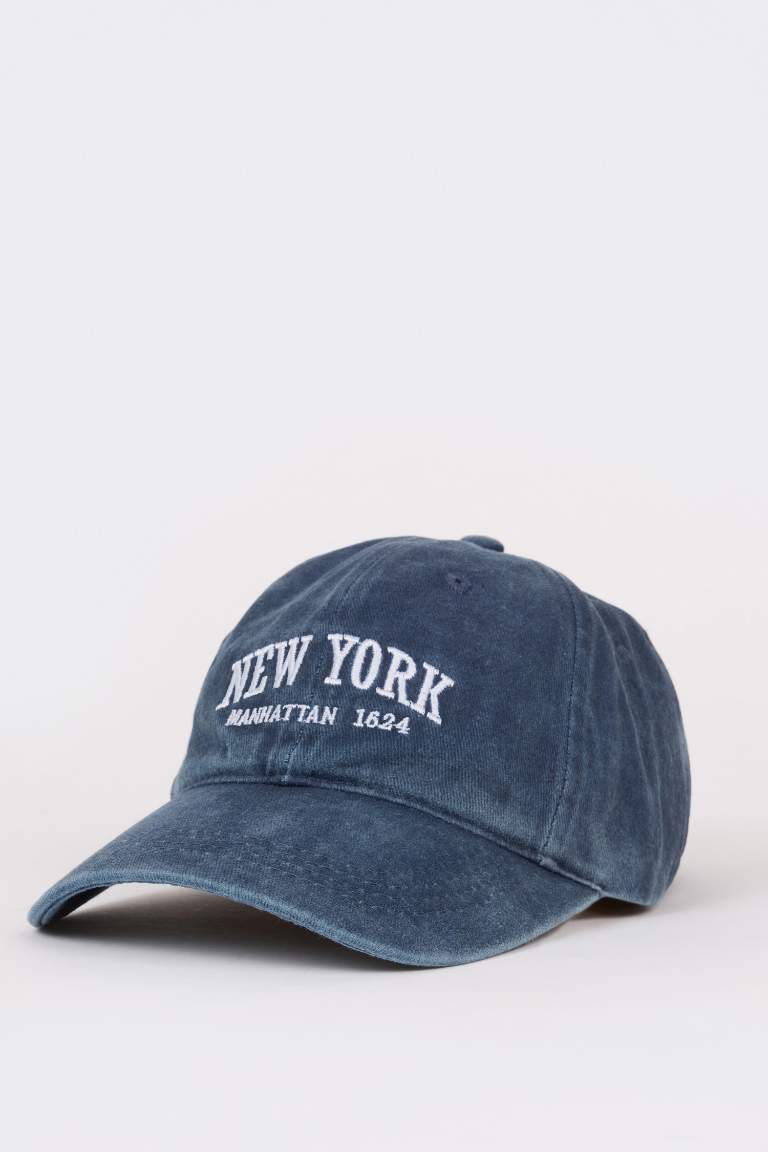 Casquette en jean brodée pour femme