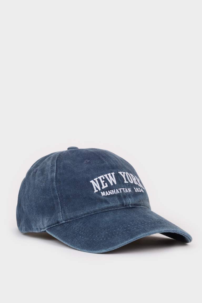 Casquette en jean brodée pour femme