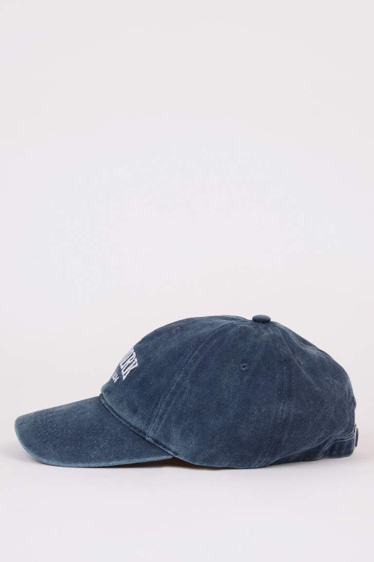 Casquette en jean brodée pour femme