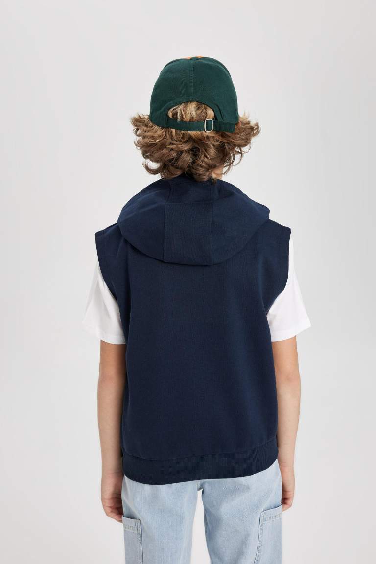 Boy Regular Fit Printed Vest