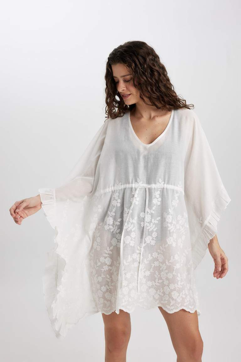 Fall in Love V-Neck Printed White Kimono