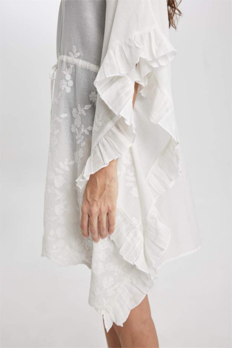 Fall in Love V-Neck Printed White Kimono