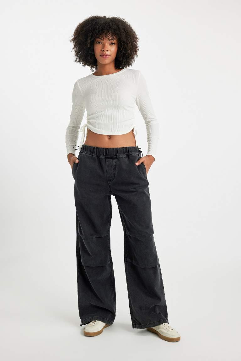 Black WOMEN Parachute Jean Pants 3042244 | DeFacto