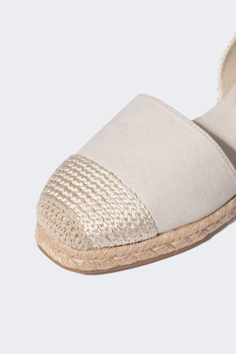 Woman Flat Sole Espadrille