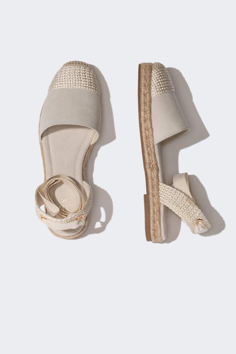 Woman Flat Sole Espadrille