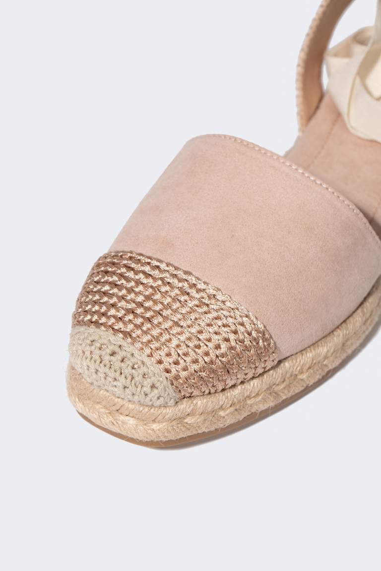 Woman Flat Sole Espadrille