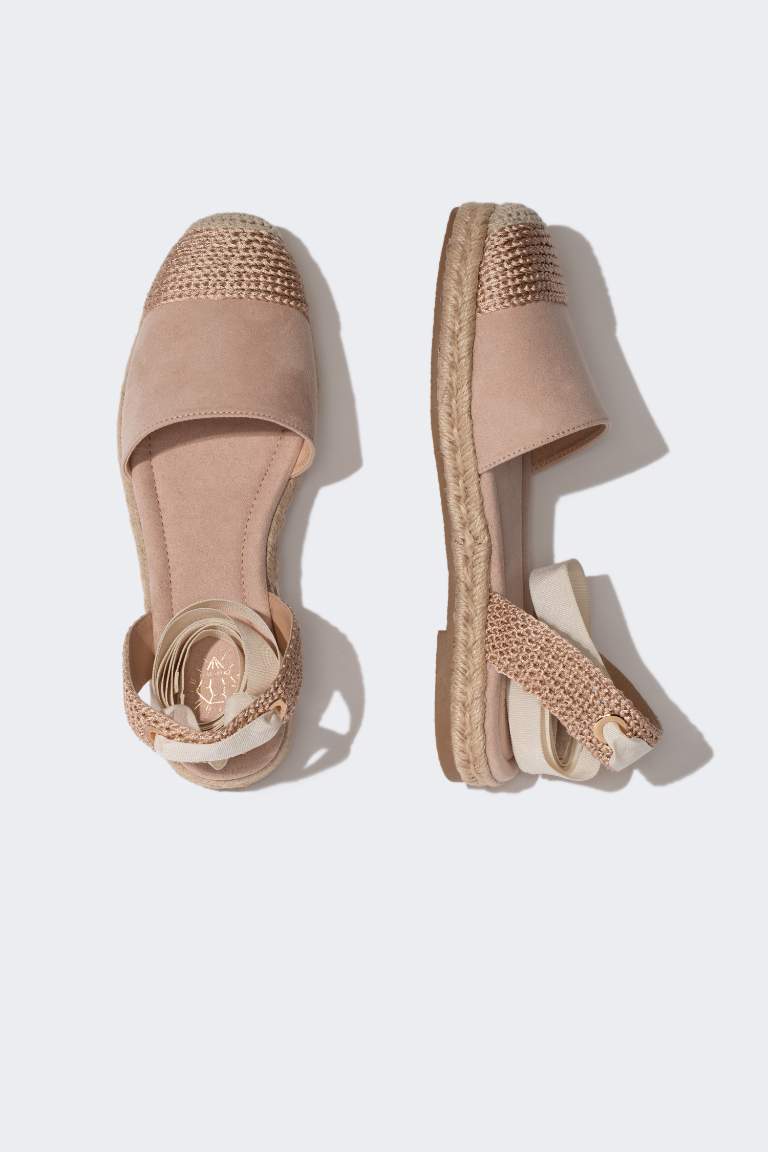 Woman Flat Sole Espadrille