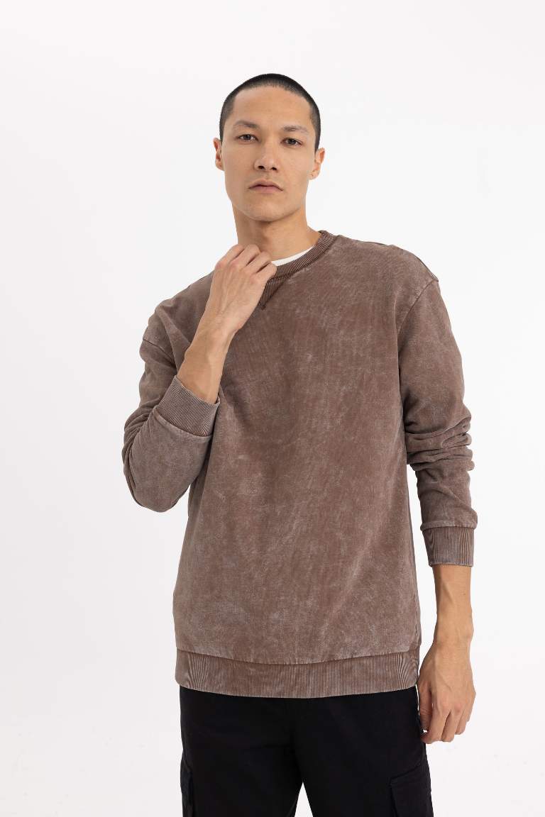 Regular Fit Crew Neck Washed Effect Basic Sweatshirt