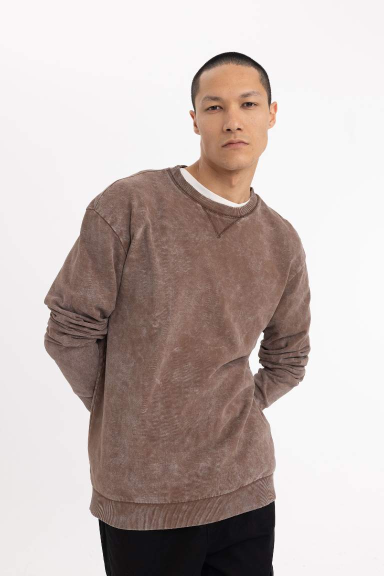 Regular Fit Crew Neck Washed Effect Basic Sweatshirt