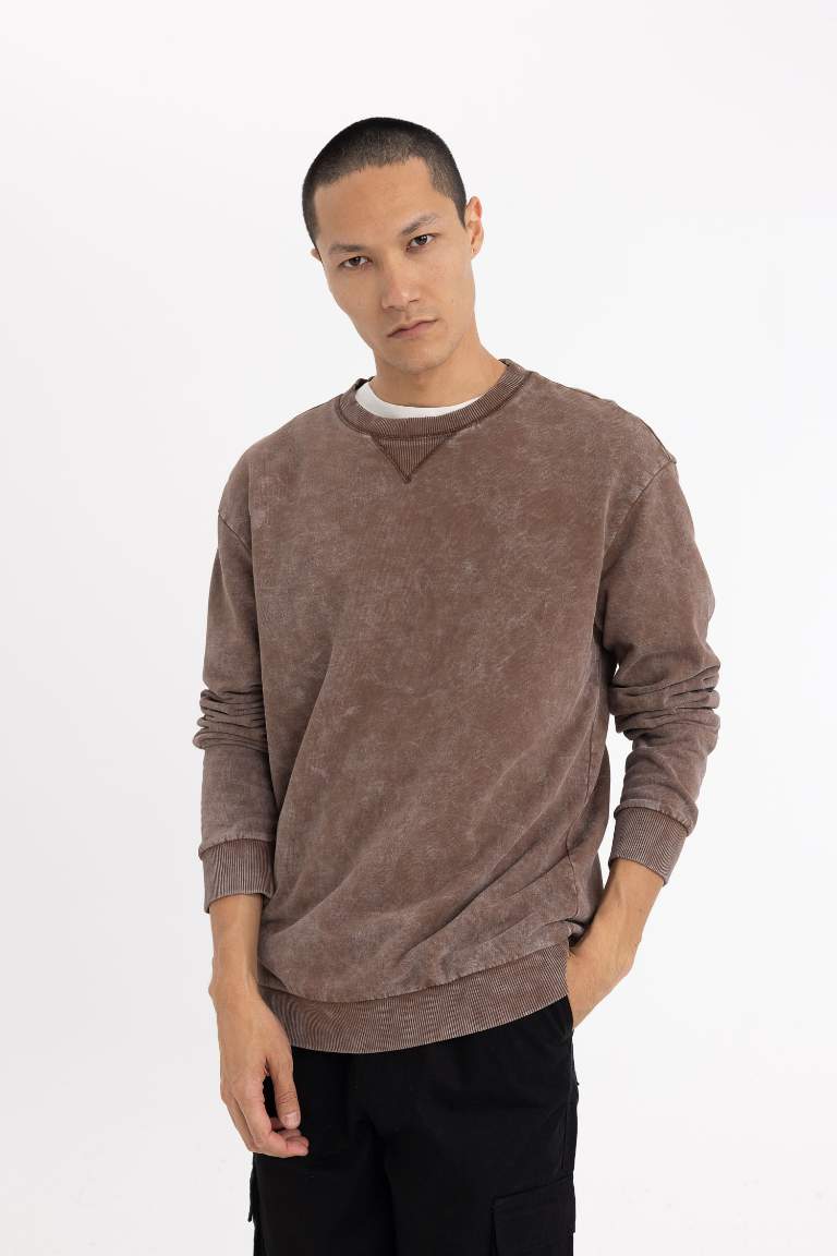 Regular Fit Crew Neck Washed Effect Basic Sweatshirt