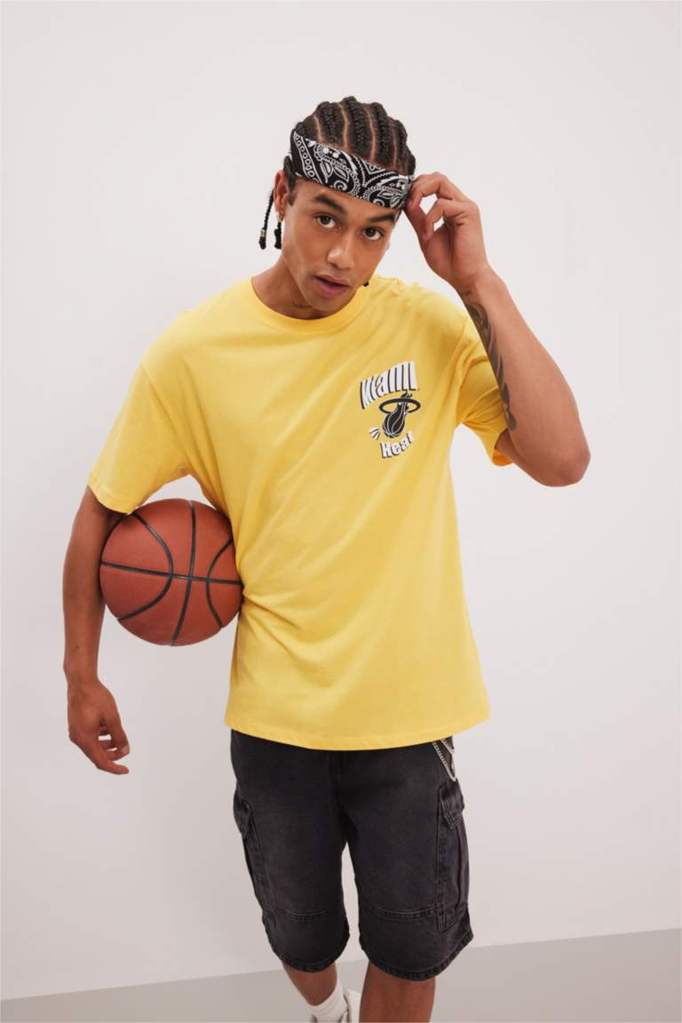 تيشيرت أوفر سايز برقبة مستديرة من ميامي هيت DeFactoFit