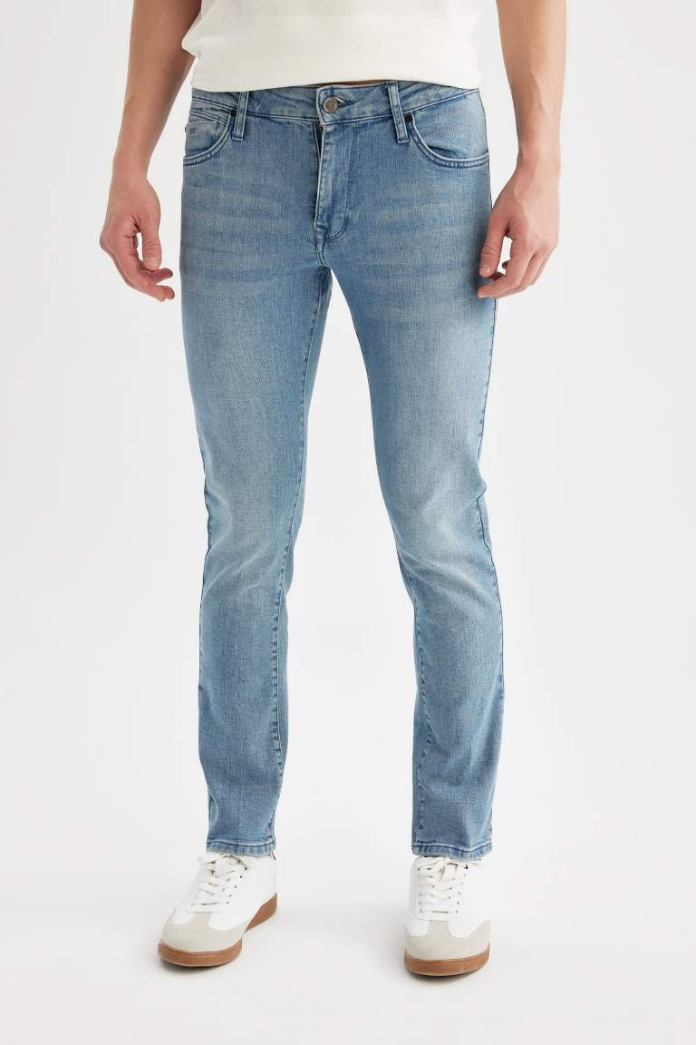 Jean Skinny Taille Normale Et Jambe Étroite