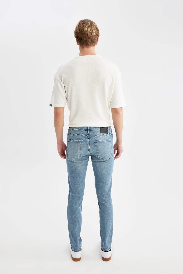 Jean Skinny Taille Normale Et Jambe Étroite