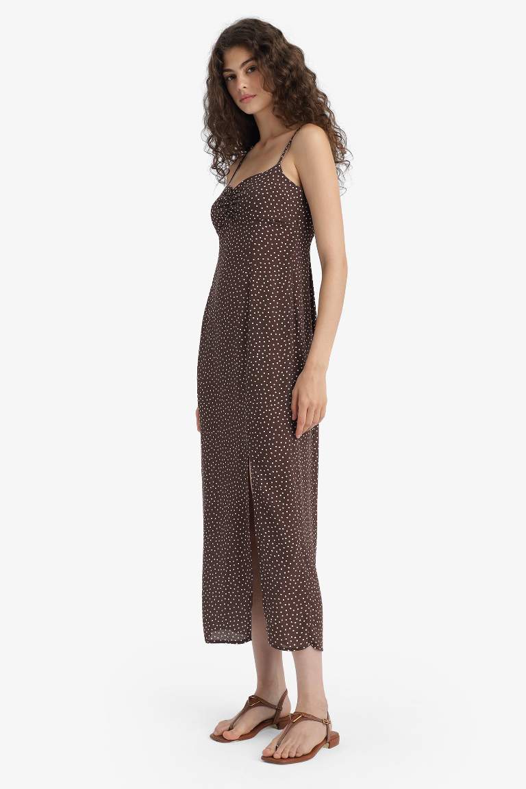 Bodycon Vücudu Saran Kalp Yaka Puantiyeli Maroken Askılı Midi Elbise