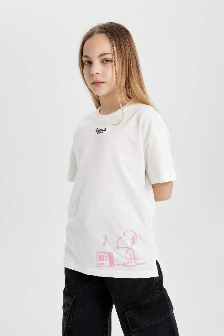 Oversize Fit Snoopy Licensed Short Sleeve T-Shirt