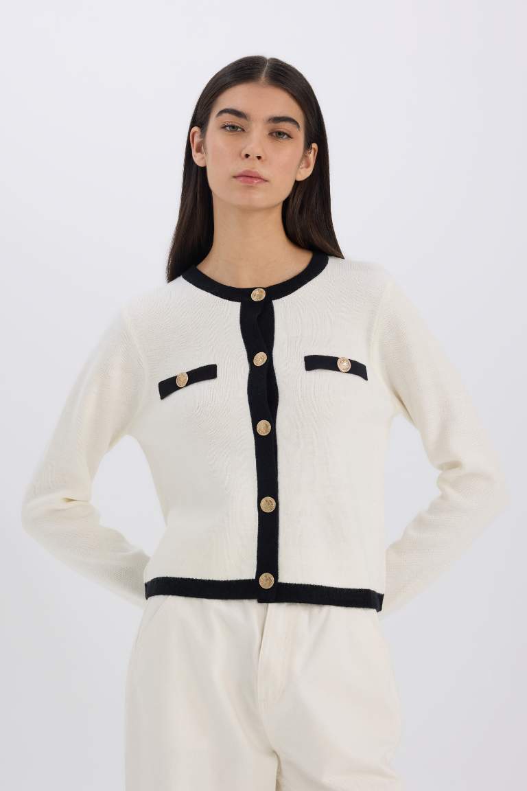 Pull Cardigan en maille basique boutonné à col rond Coupe régulière