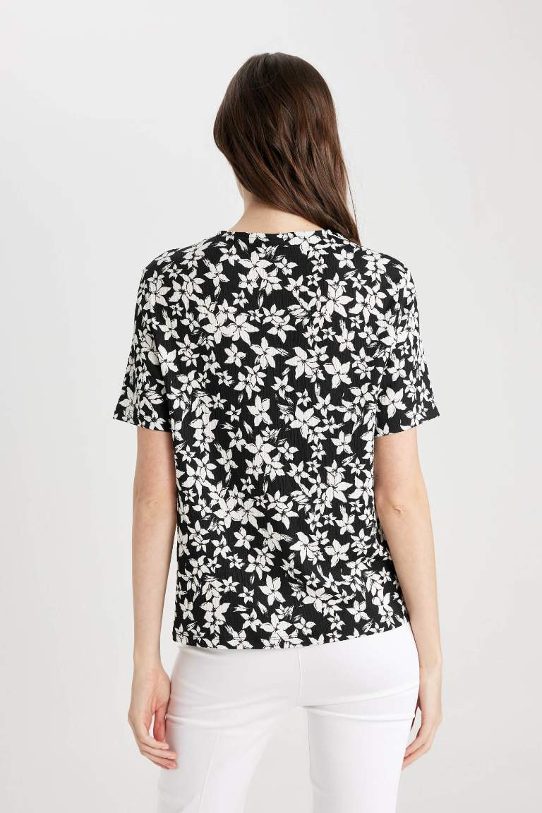 Regular Fit Crew Neck Floral Short Sleeve T-Shirt