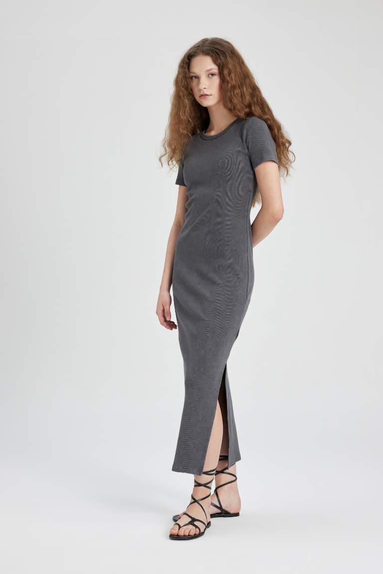 Robe Longue Bodycon à Col Rond avec Camisole Côtelée et Manches Courtes