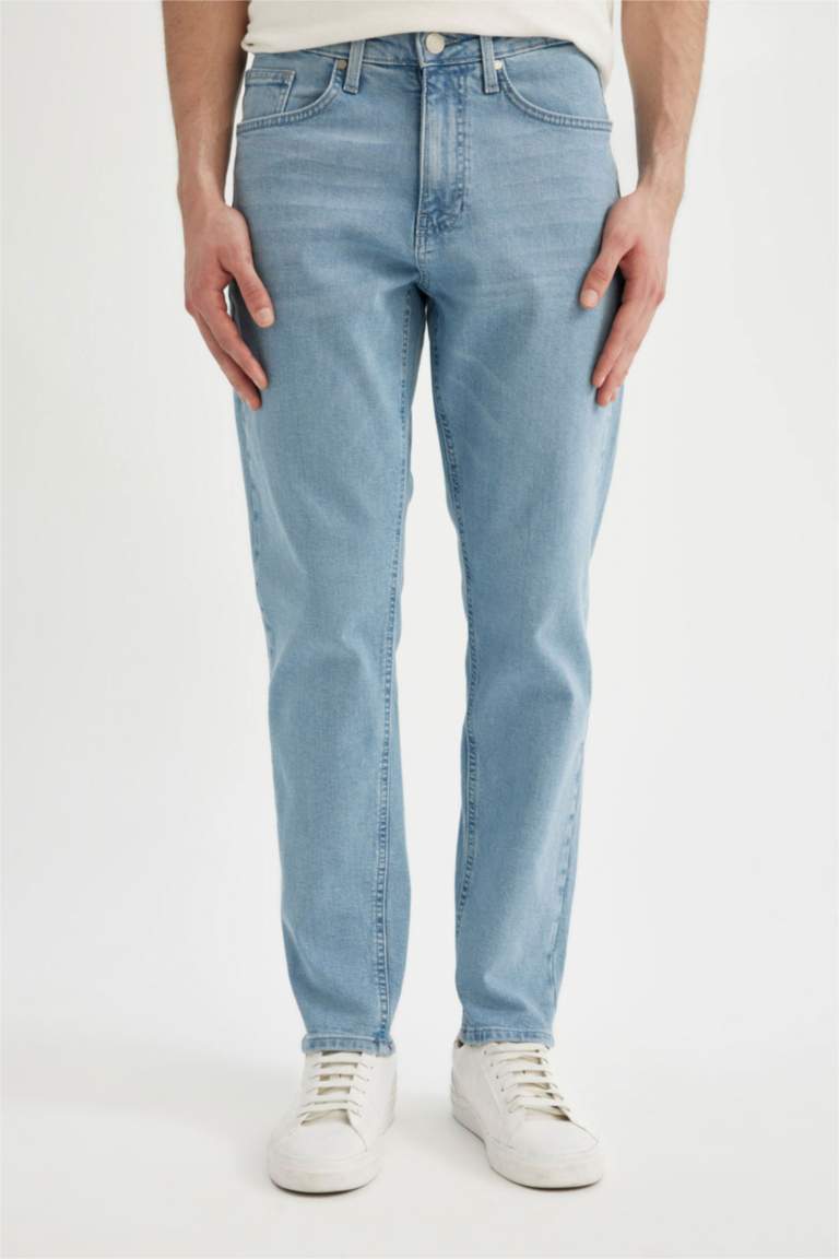 Pantalon à coupe slim