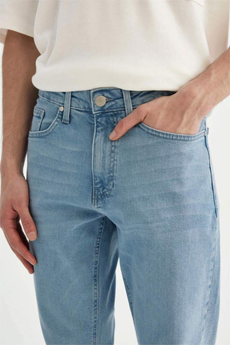 Pantalon à coupe slim