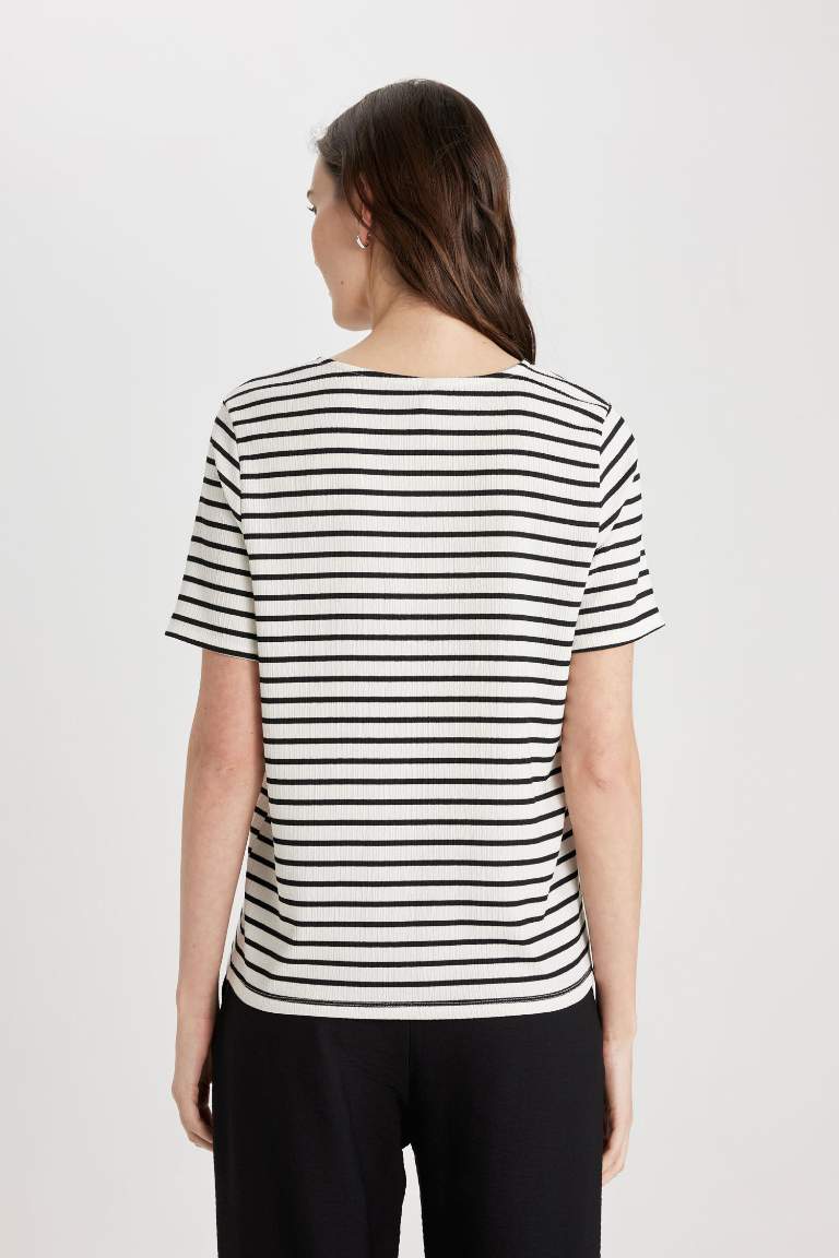 Regular Fit Crew Neck Striped Short Sleeve T-Shirt