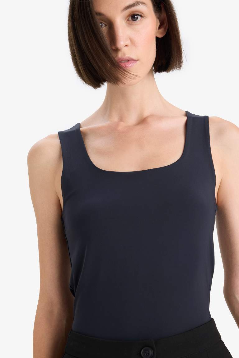 Slim Fit Dar Kesim Basic Düz Kare Yaka Atlet