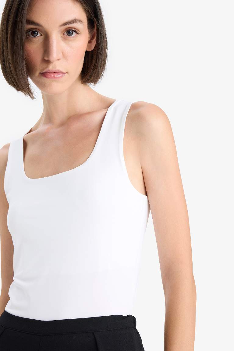 Slim Fit Dar Kesim Basic Düz Kare Yaka Atlet