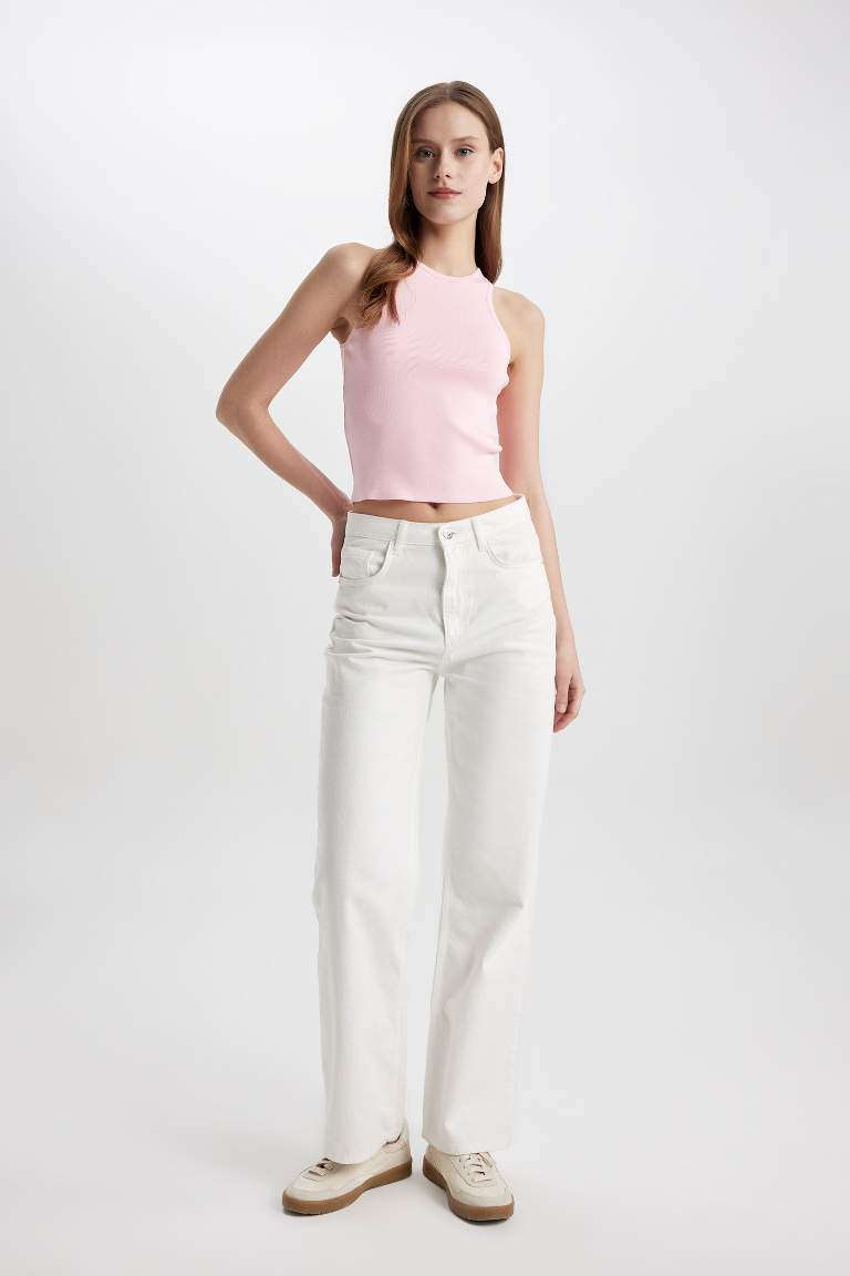 Fitted Halter Collar Crop Top