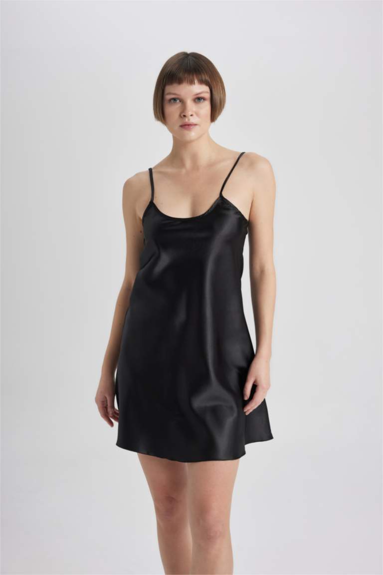 Fall in Love Regular Fit V-Neck Satin Dress
