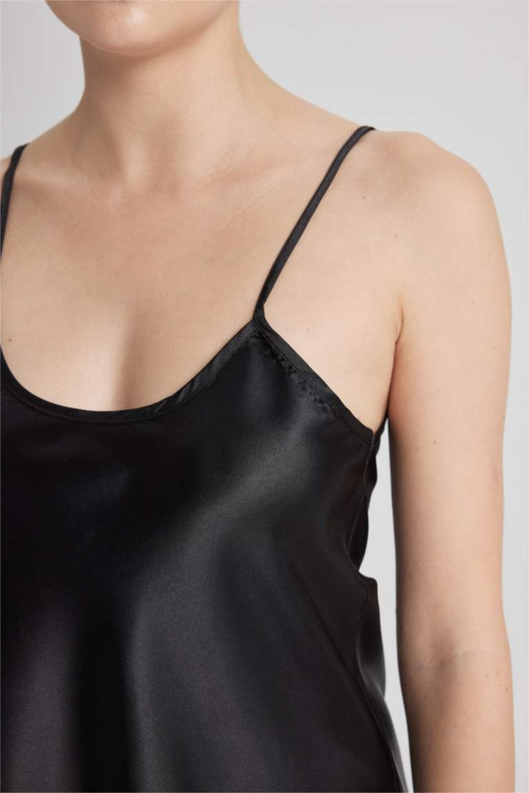Fall in Love Regular Fit V-Neck Satin Dress