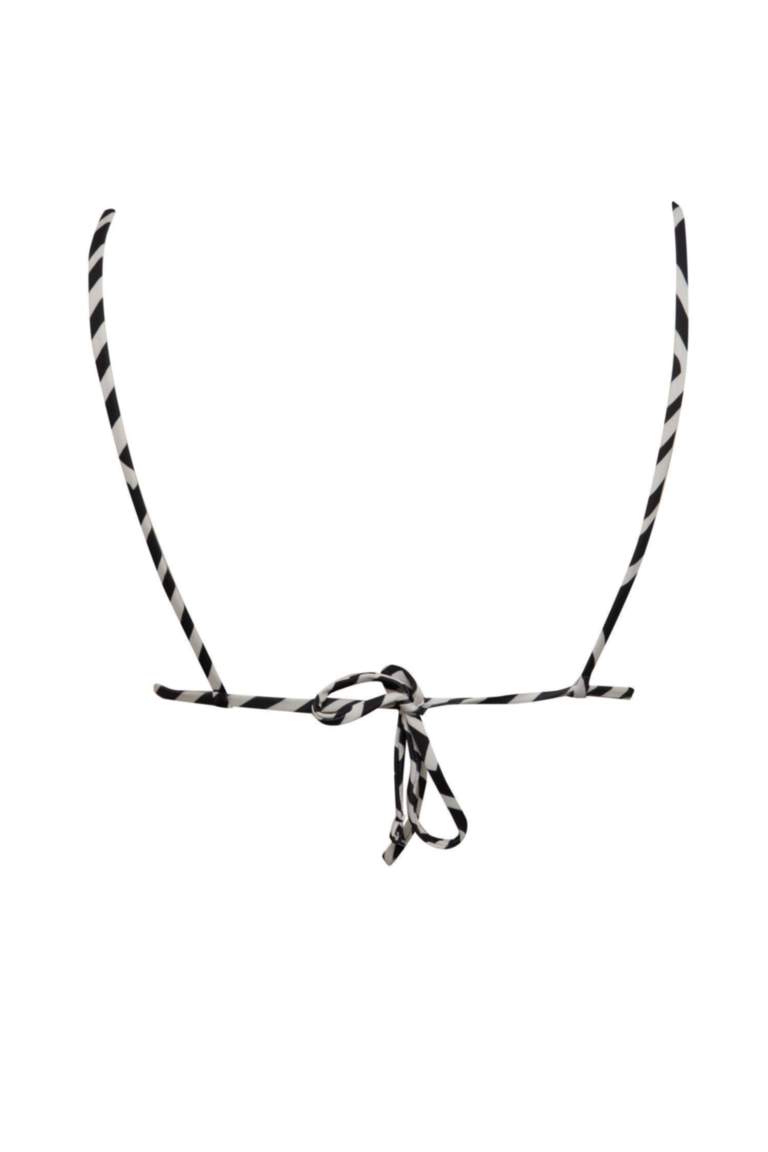 بكيني توب مخطط قصة عادية من Fall in Love