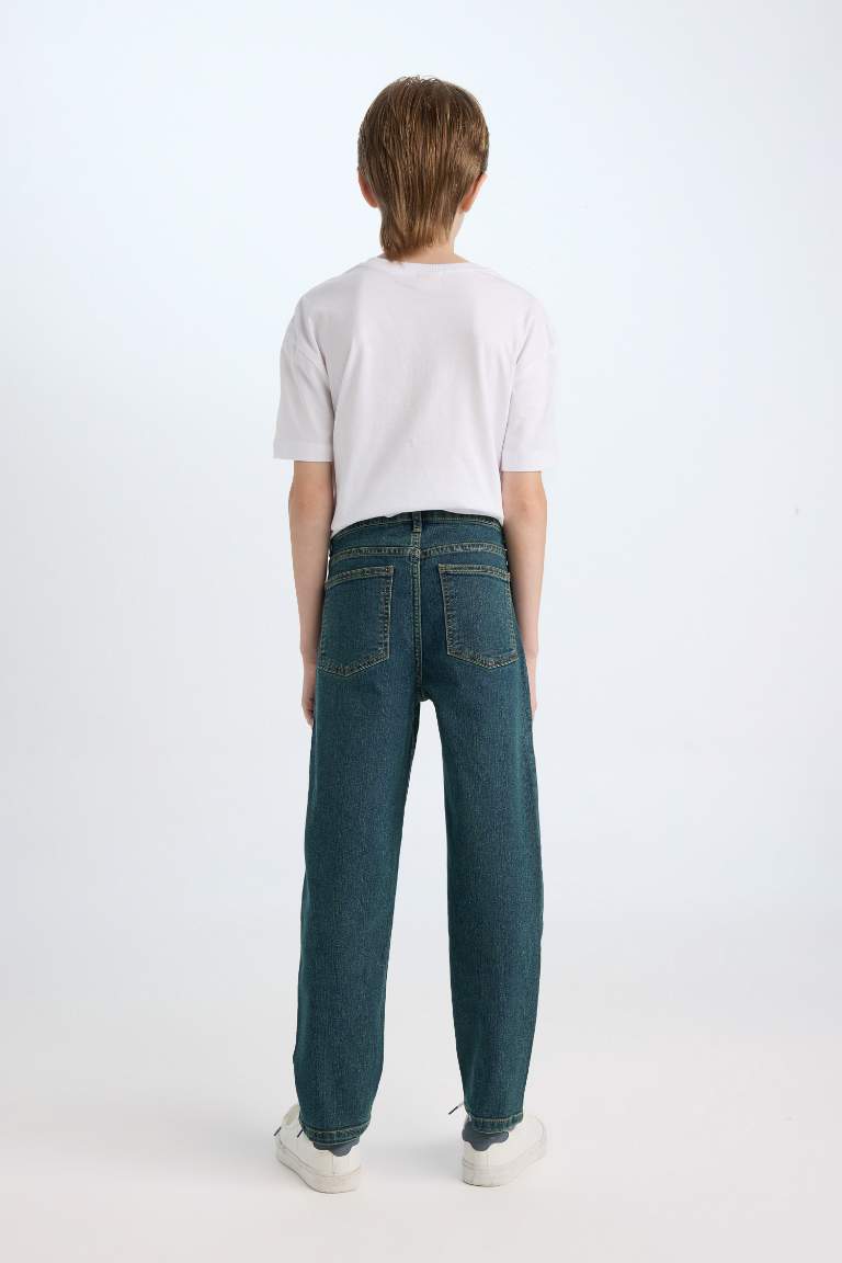 Boy Straight Fit Straight Leg Jeans