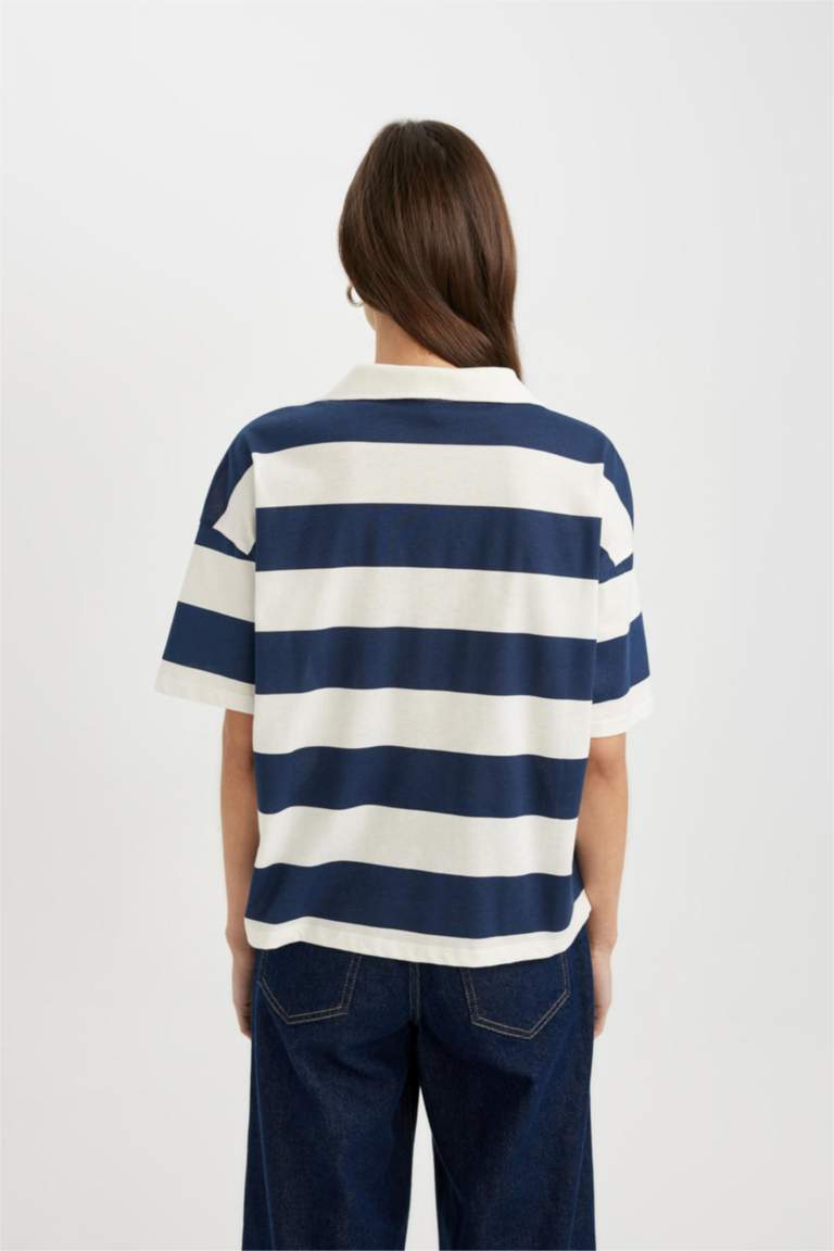 T-Shirt Polo Coupe Relax Rayé à Manches Courtes et Motifs