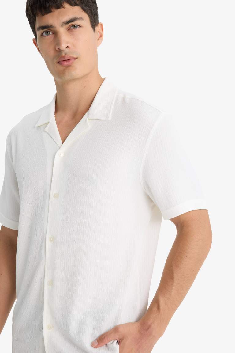 Man Short Sleeve Shirt