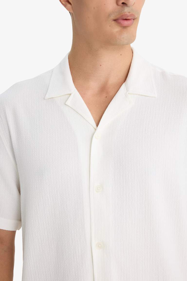 Man Short Sleeve Shirt