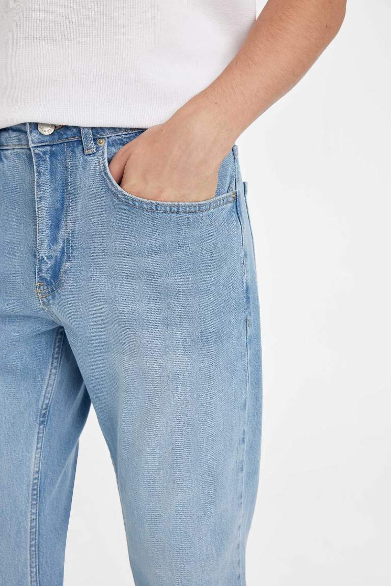 Slim Tapered Fit Normal Waist Tapered Leg Jeans