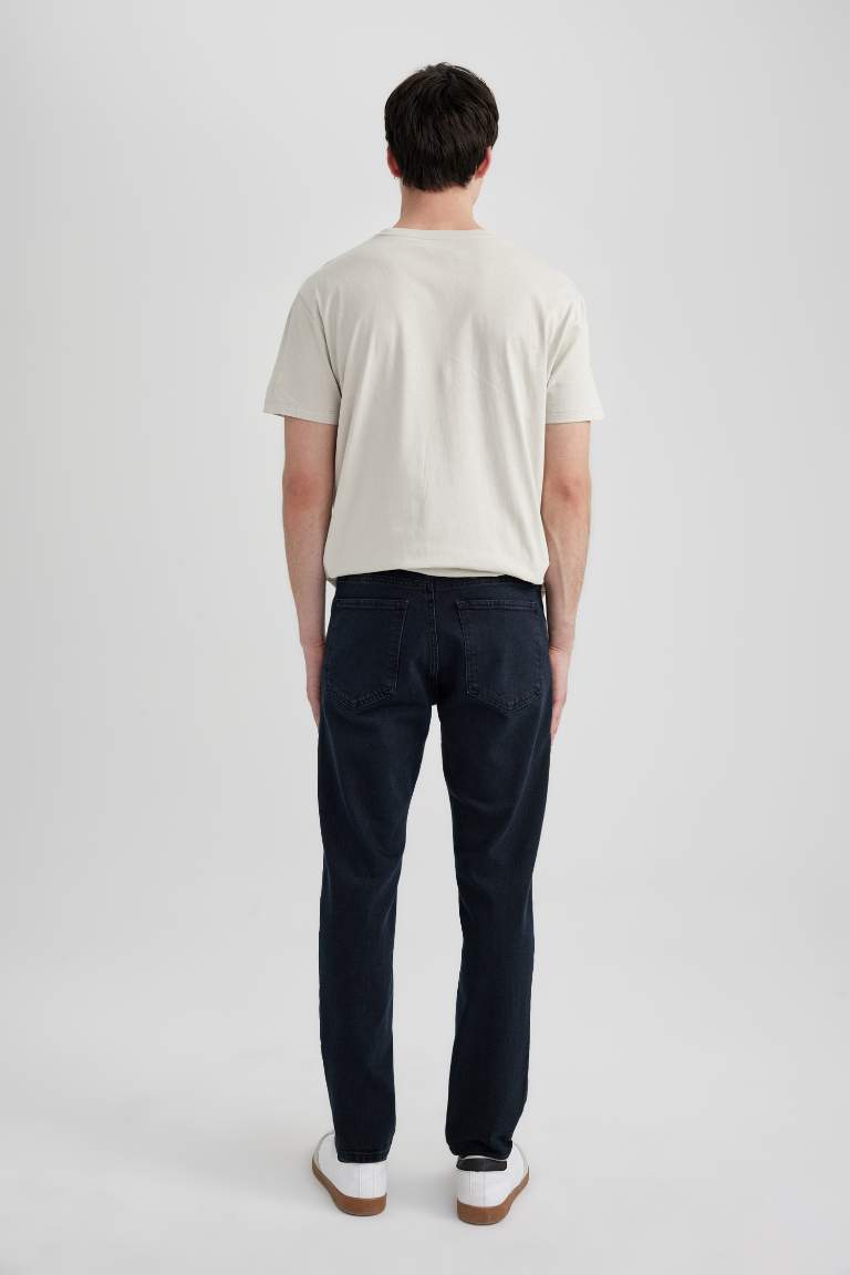 Pantalon Jean Slim  à Taille Normale et Jambe ajustées