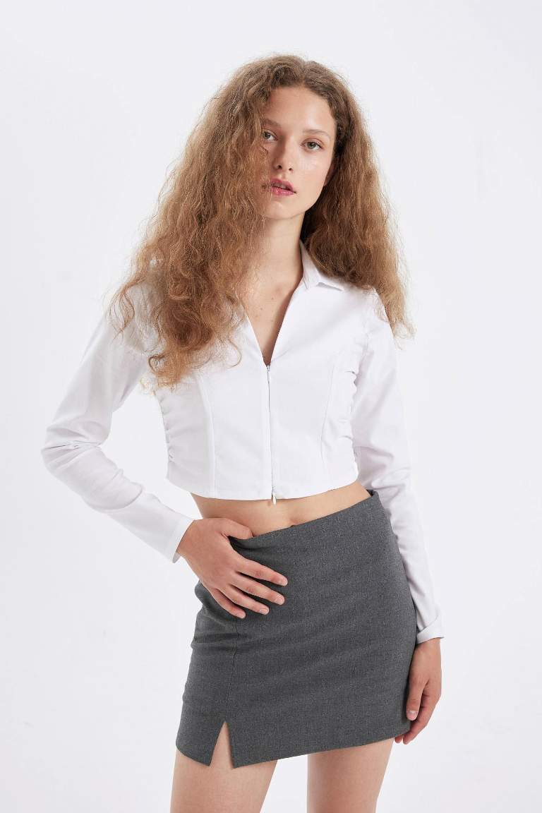 White Fitted Body Zippered Bengal Crop Basic Blouse