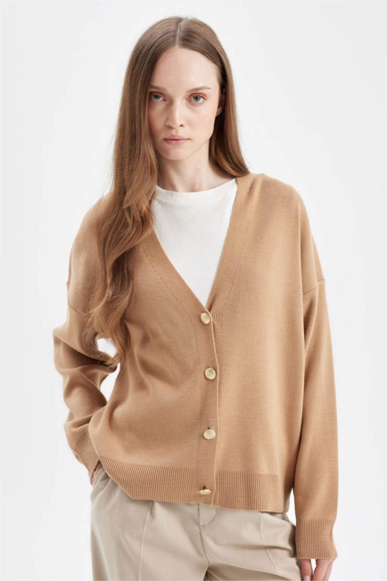 Relax Fit V Yaka Basic Düz Düğmeli Triko Hırka