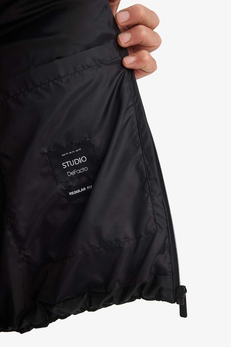 Slim Fit Dar Kesim Dik Yaka Astarlı Fermuarlı Su Geçirmez Mont
