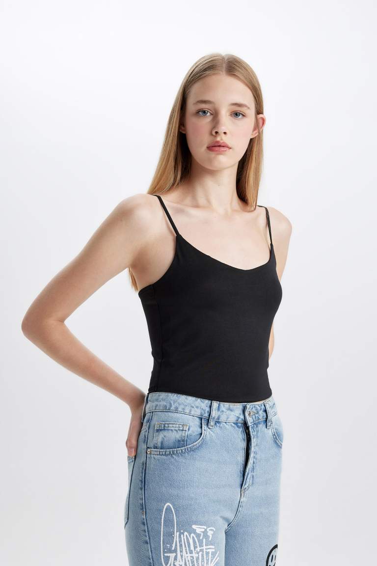 Fitted U-Neck Strap Black Tank Top