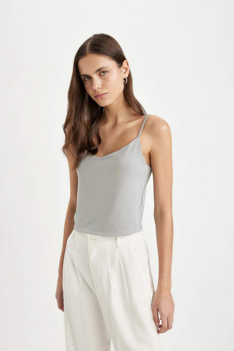 Fitted U-Neck Strappy Tank Top