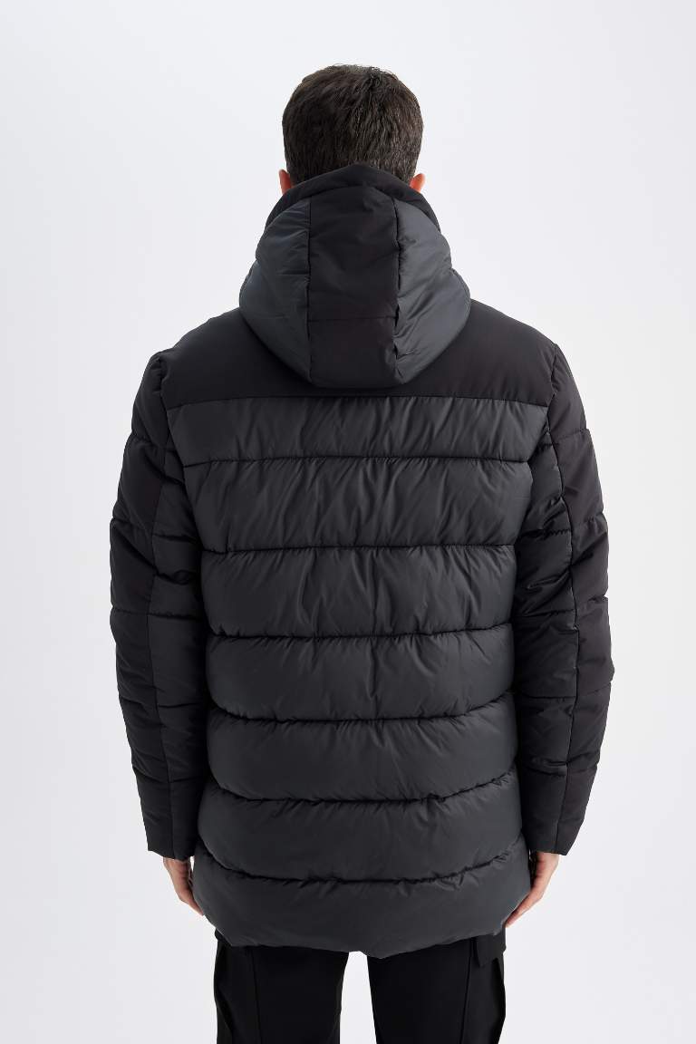 Manteau à capuche imperméable Coupe Slim avec doublure